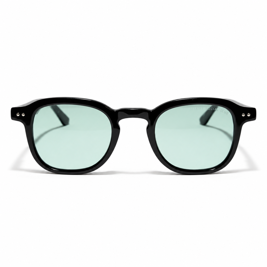Virgilio C1 vue de face, forme aux angles arrondis, monture noire et verres vert clair
